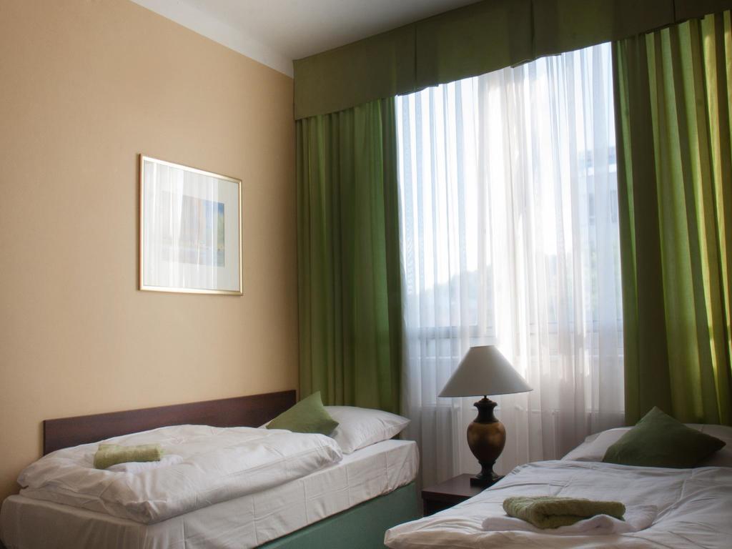 Hotel & Hostel Florian 프라하 외부 사진